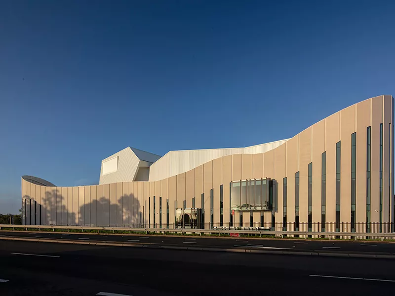 Kodėl plieninės konstrukcijos teatro pastatas yra svarbus šiuolaikinėje architektūroje?