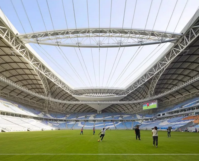 Stadiono plieninių konstrukcijų statyba