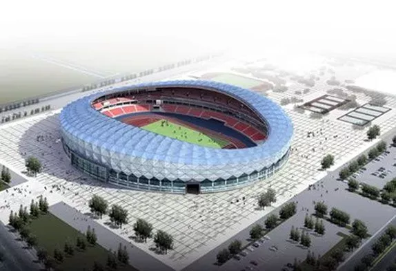 Plieninė futbolo aikštės metalinė architektūra