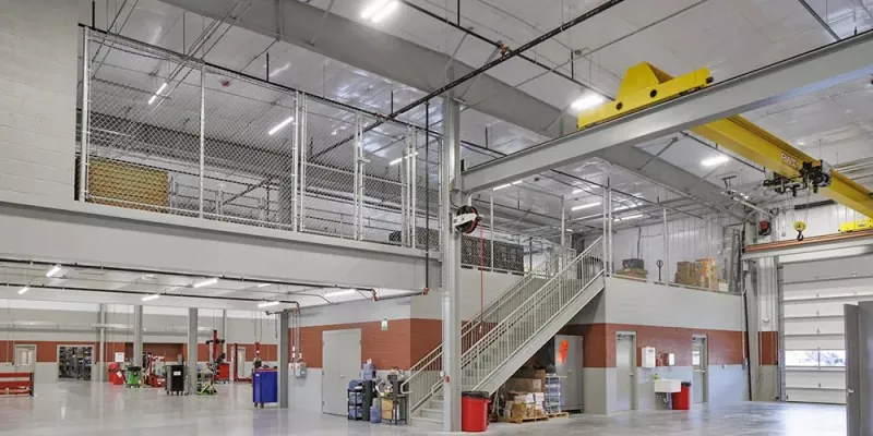 Plieninių konstrukcijų transporto priemonių techninės priežiūros parduotuvė